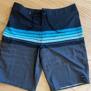 Black/Grey O’Neill Men’s Board Shorts. Like New. Zip Pocket. Sz 31